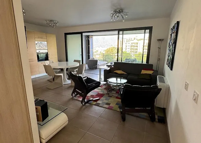 דירה Luxury With Sea View, Parking